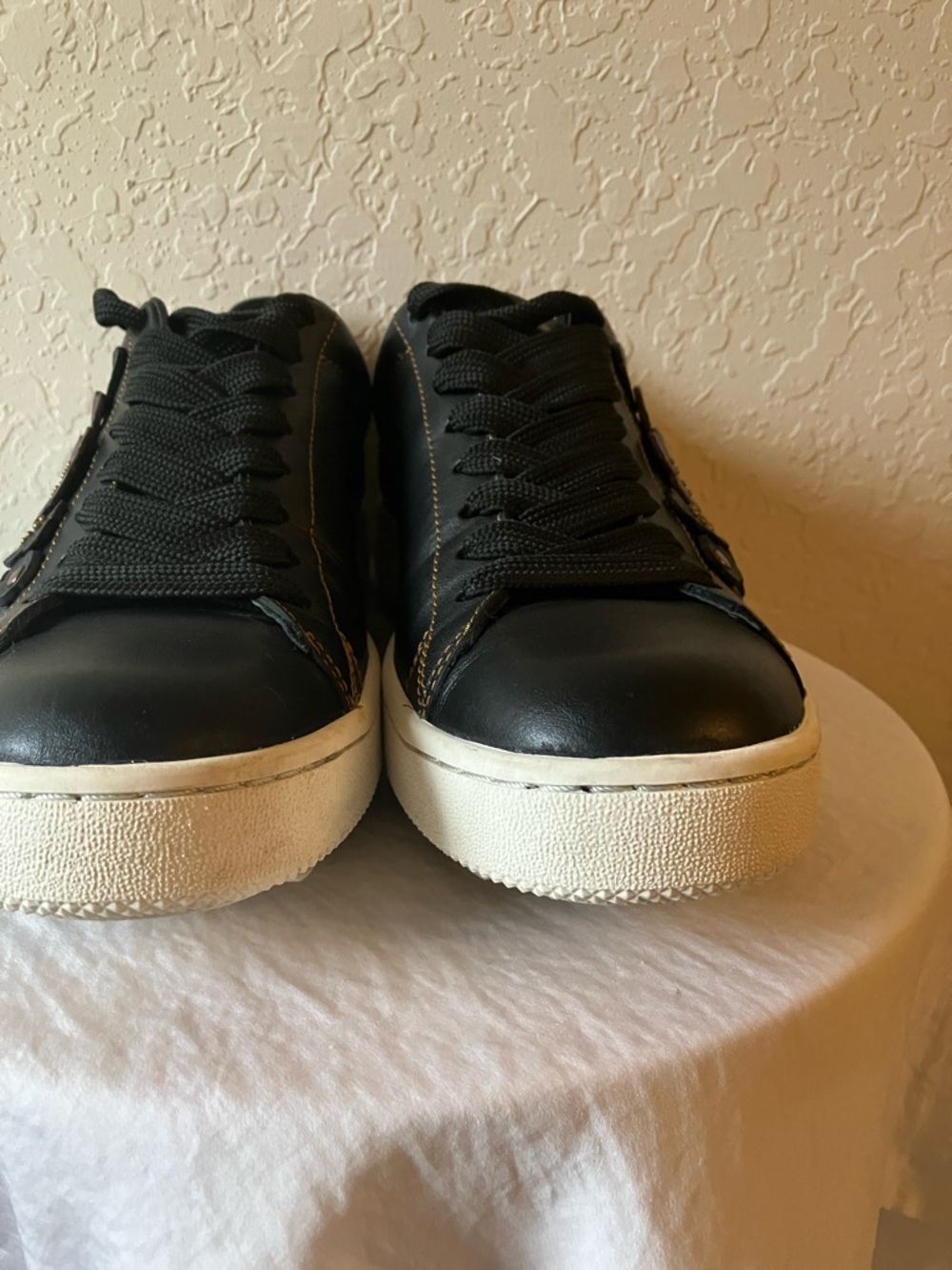 Coach: Black Leather (G1234) Tea Rose Floral Appliqué Sneakers- IOB- 8.5 - Picture 10 of 16